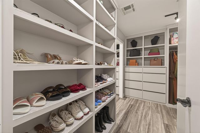 5422 Valerie Street, Bellaire, TX 77401
