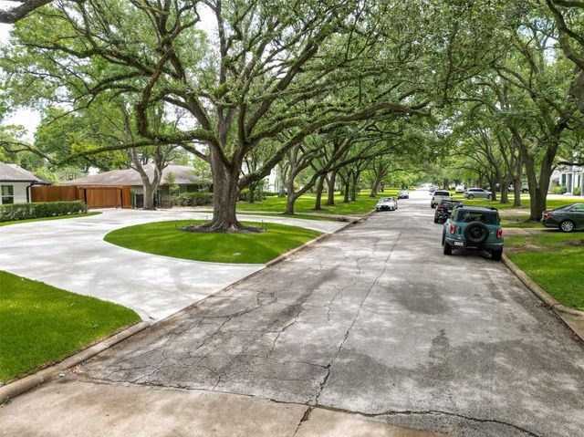 5422 Valerie Street, Bellaire, TX 77401