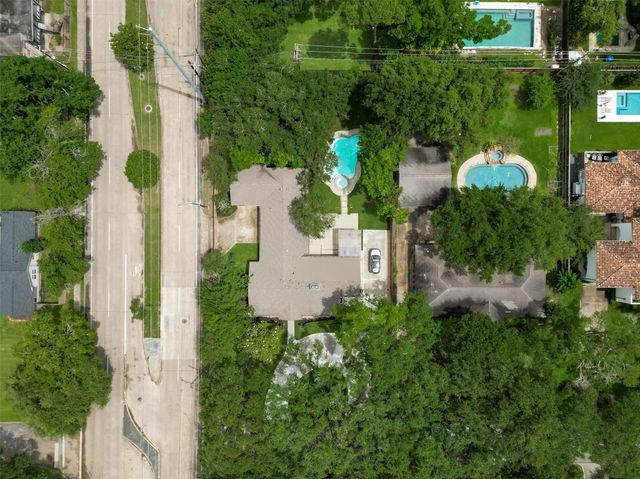 5422 Valerie Street, Bellaire, TX 77401