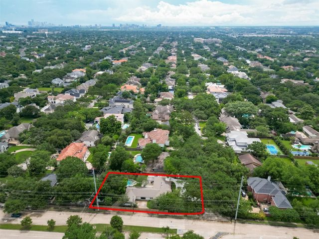 5422 Valerie Street, Bellaire, TX 77401