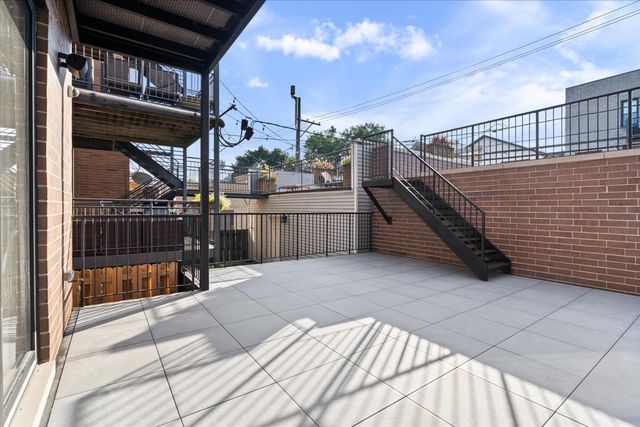 3036 N Sheffield Avenue 1S, Chicago, IL 60657