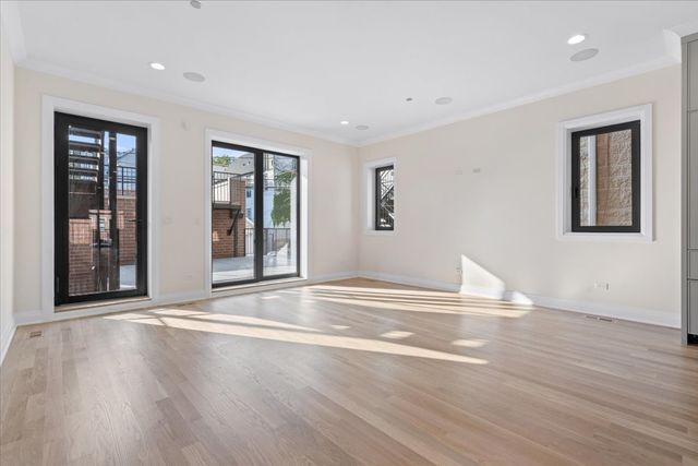 3036 N Sheffield Avenue 1S, Chicago, IL 60657