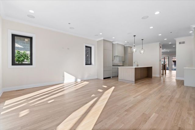 3036 N Sheffield Avenue 1S, Chicago, IL 60657