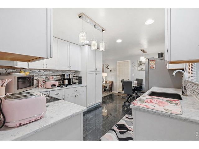 8 Elizabeth Ct, Longmont, CO 80501