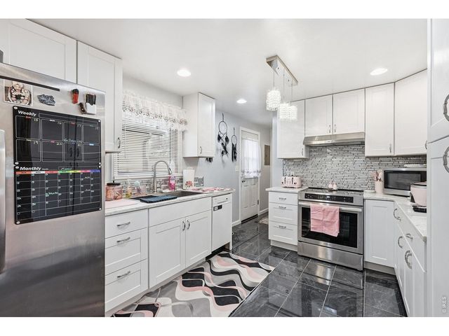 8 Elizabeth Ct, Longmont, CO 80501