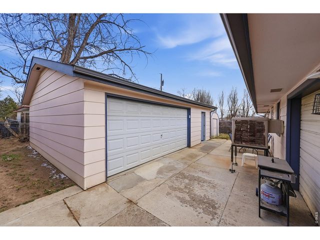8 Elizabeth Ct, Longmont, CO 80501