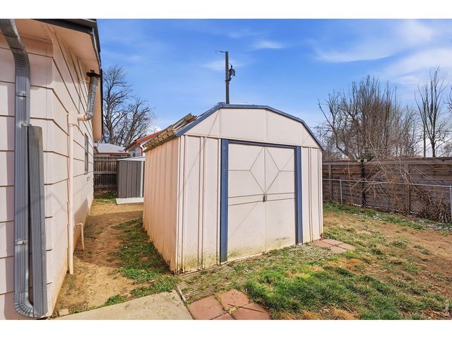 8 Elizabeth Ct, Longmont, CO 80501
