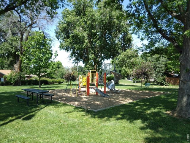 8 Elizabeth Ct, Longmont, CO 80501