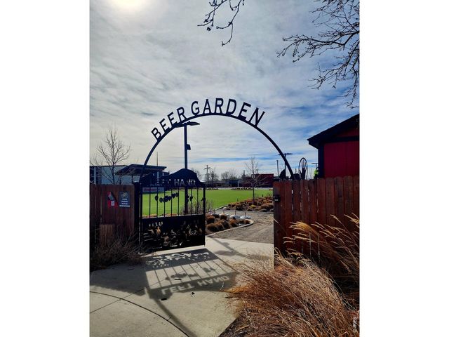 8 Elizabeth Ct, Longmont, CO 80501