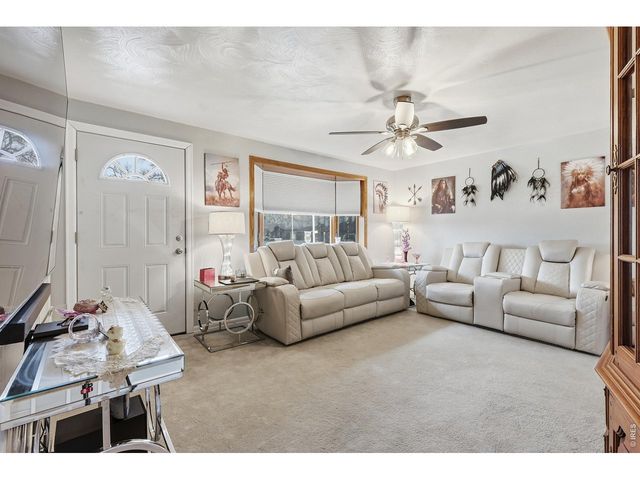 8 Elizabeth Ct, Longmont, CO 80501