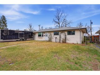 8 Elizabeth Ct, Longmont, CO 80501