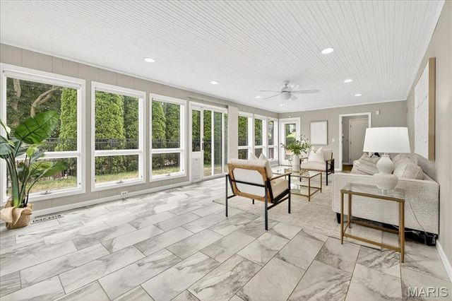 8 Number Two Green Drive, St Charles, MO 63303