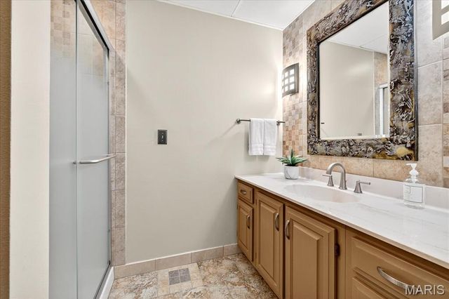 8 Number Two Green Drive, St Charles, MO 63303