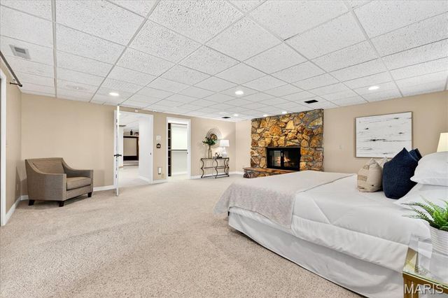 8 Number Two Green Drive, St Charles, MO 63303