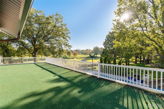 8 Number Two Green Drive, St Charles, MO 63303