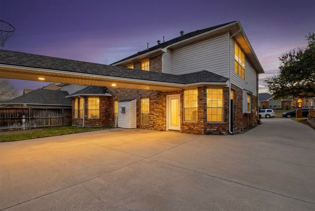 6440 Fianna Hills Drive, Fort Worth, TX 76132