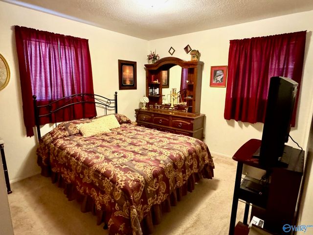 611 Clearview Street SW, Decatur, AL 35601