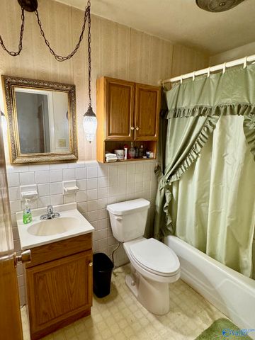 611 Clearview Street SW, Decatur, AL 35601