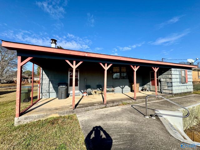 611 Clearview Street SW, Decatur, AL 35601