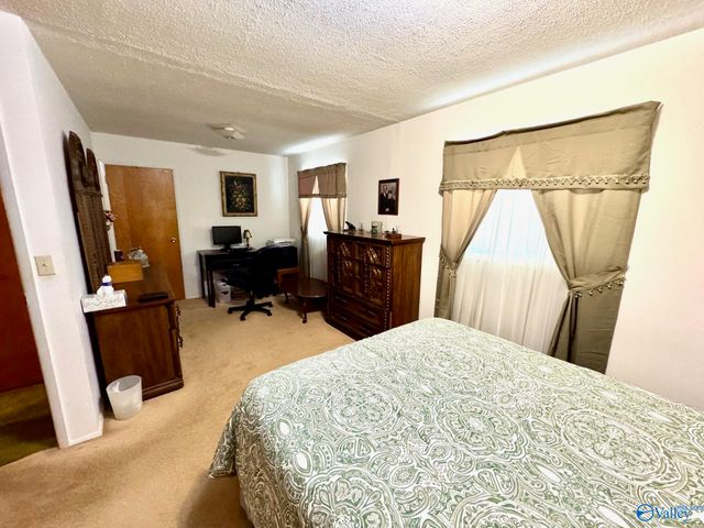 611 Clearview Street SW, Decatur, AL 35601