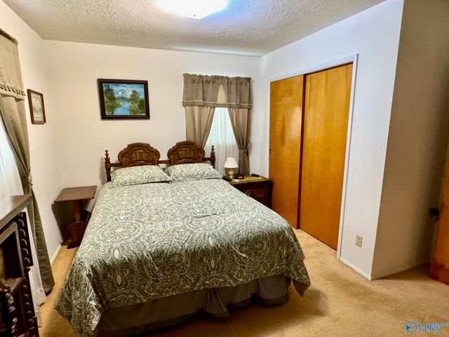 611 Clearview Street SW, Decatur, AL 35601