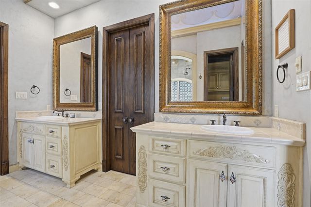 6674 Laurel Valley Drive, Fort Worth, TX 76132