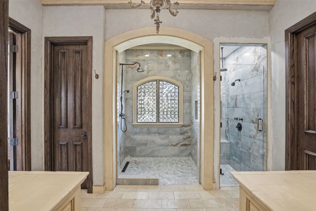 6674 Laurel Valley Drive, Fort Worth, TX 76132