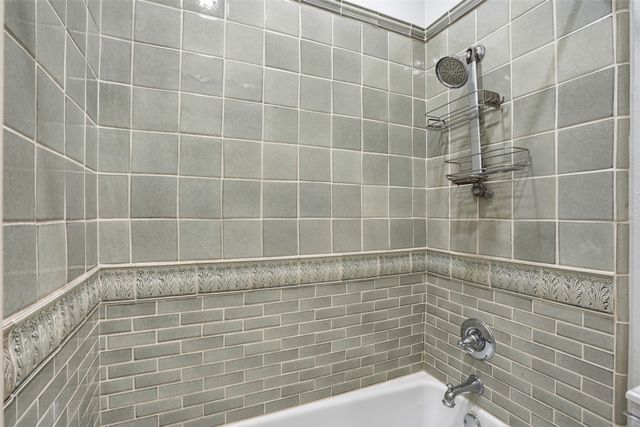 6674 Laurel Valley Drive, Fort Worth, TX 76132