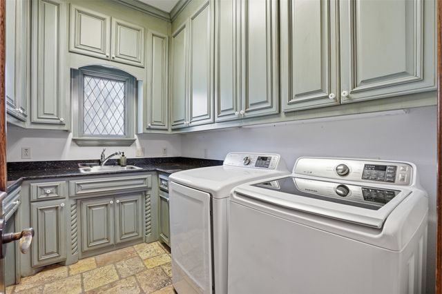 6674 Laurel Valley Drive, Fort Worth, TX 76132