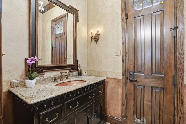 6674 Laurel Valley Drive, Fort Worth, TX 76132