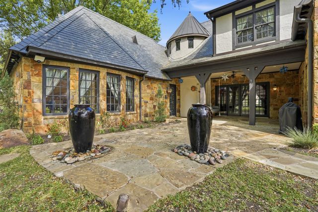 6674 Laurel Valley Drive, Fort Worth, TX 76132