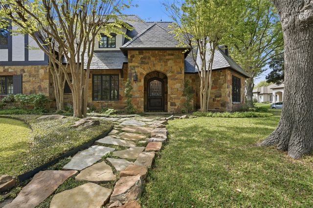 6674 Laurel Valley Drive, Fort Worth, TX 76132