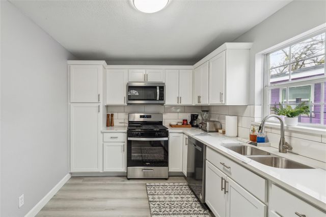 2105 E 17th ST, Austin, TX 78702