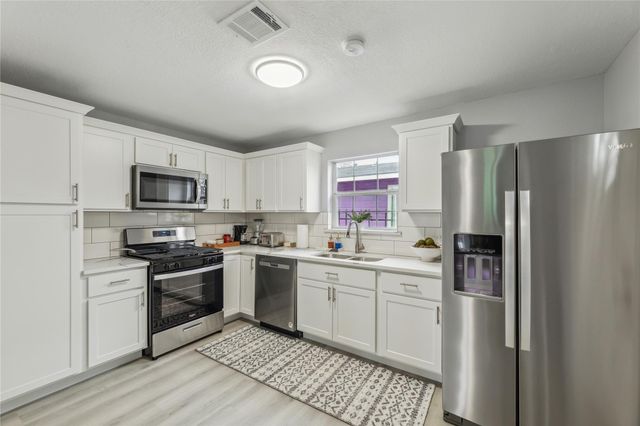 2105 E 17th ST, Austin, TX 78702