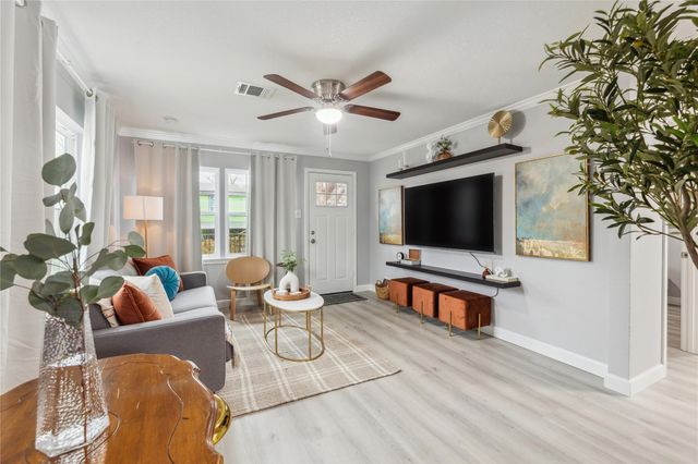 2105 E 17th ST, Austin, TX 78702