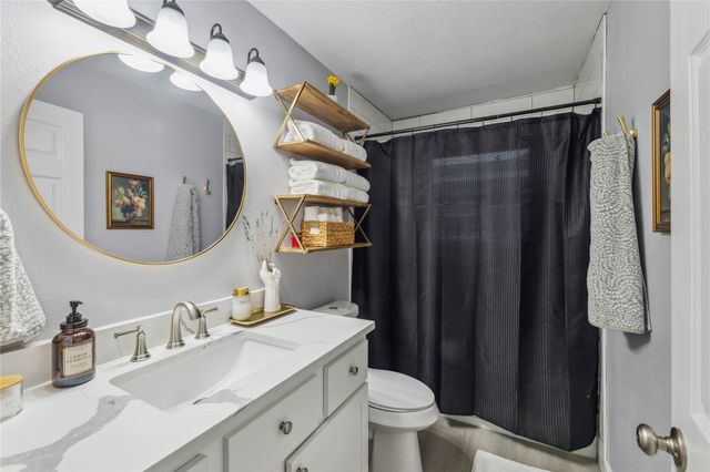 2105 E 17th ST, Austin, TX 78702