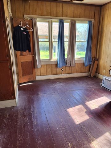 1312 Lagonda Avenue, Fort Worth, TX 76164