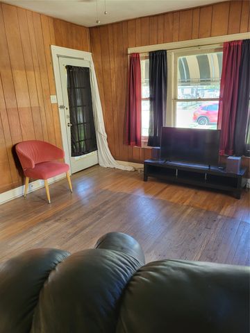 1312 Lagonda Avenue, Fort Worth, TX 76164