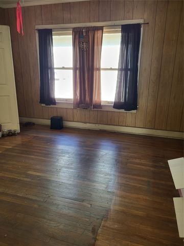 1312 Lagonda Avenue, Fort Worth, TX 76164