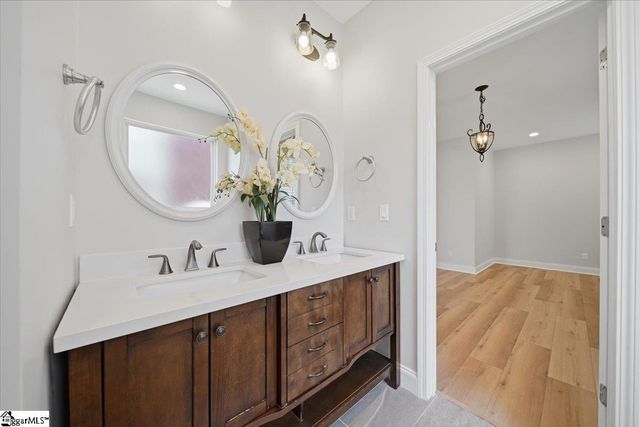 563 Clairidge Drive, Boiling Springs, SC 29316