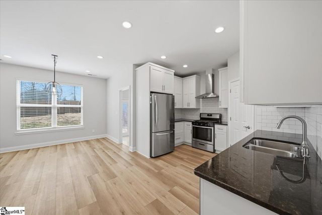 563 Clairidge Drive, Boiling Springs, SC 29316