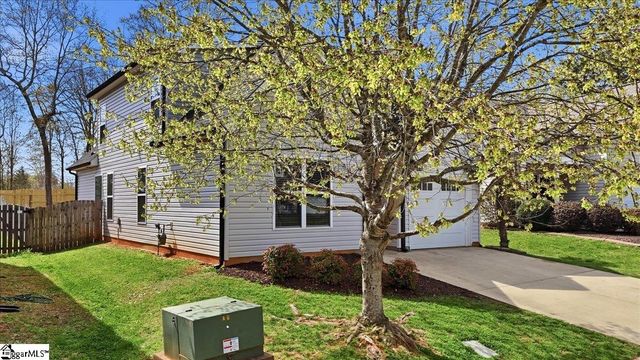 563 Clairidge Drive, Boiling Springs, SC 29316