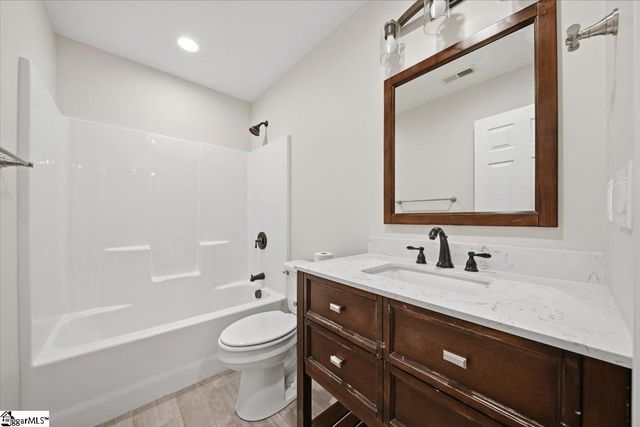 563 Clairidge Drive, Boiling Springs, SC 29316