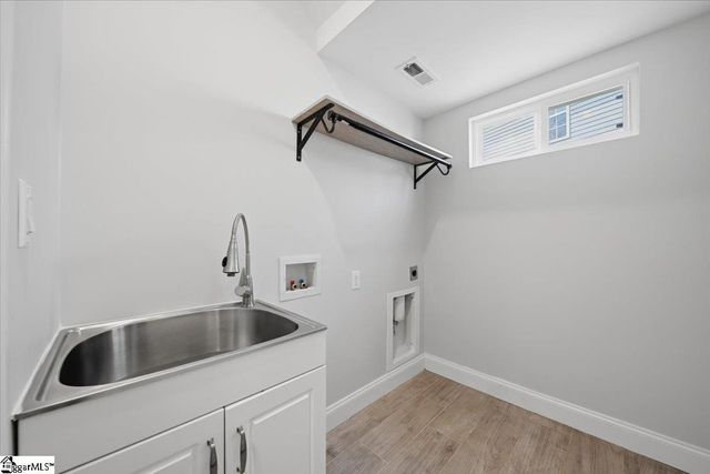 563 Clairidge Drive, Boiling Springs, SC 29316