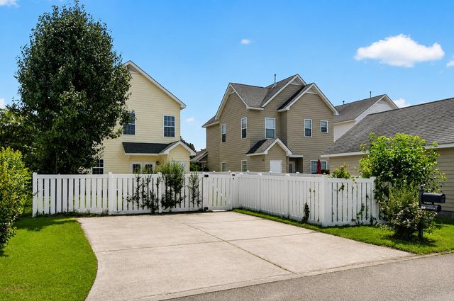 208 Dandelion Street, Summerville, SC 29483