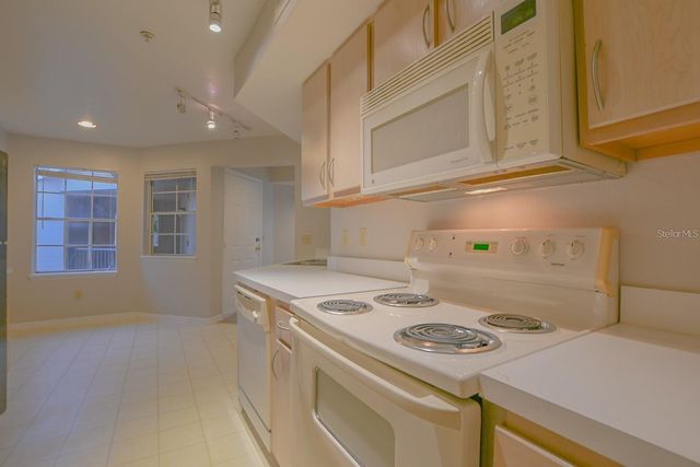 7270 WESTPOINTE BOULEVARD 920, Orlando, FL 32835