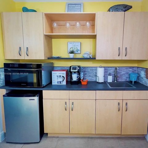 585 NE 66th St 3, Miami, FL 33138