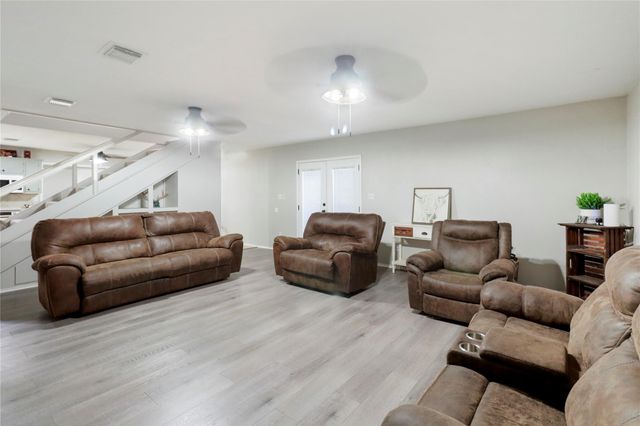 2923 County Road 209, Danbury, TX 77534