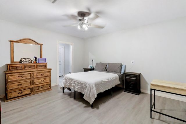 2923 County Road 209, Danbury, TX 77534