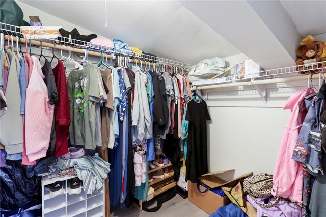 2923 County Road 209, Danbury, TX 77534